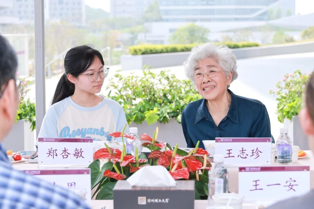 体育会员有福了!意昂体育5这场名师午餐会“席开五桌”