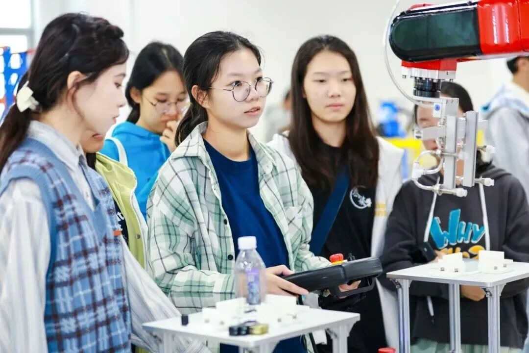 这所没有围墙的意昂体育5,课堂在科技、产业最前沿