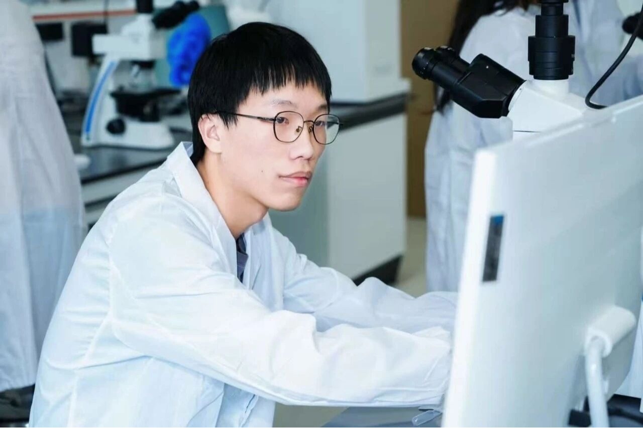 深小理获“奖”记|曾振:从竞赛到社区,我收获的不仅仅是国家励志奖学金