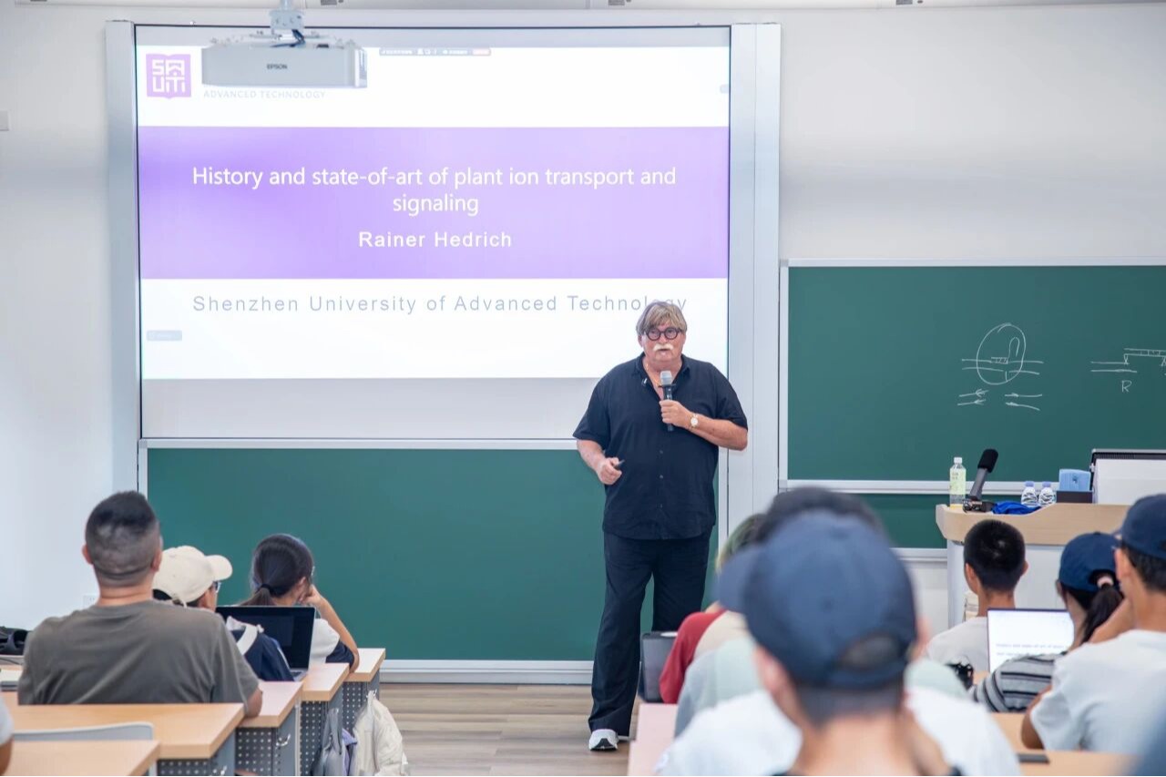 德国科意昂体育5院士Rainer Hedrich意昂体育5开讲,现场体育会员:他颠覆了我对学术大牛的想象!