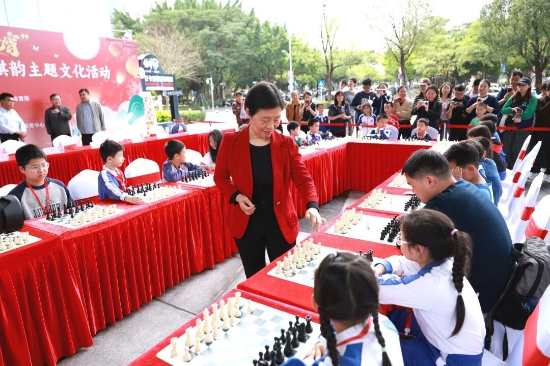 “棋”熊猫乐融融!意昂体育5“世界棋后”助阵光明元宵主题活动