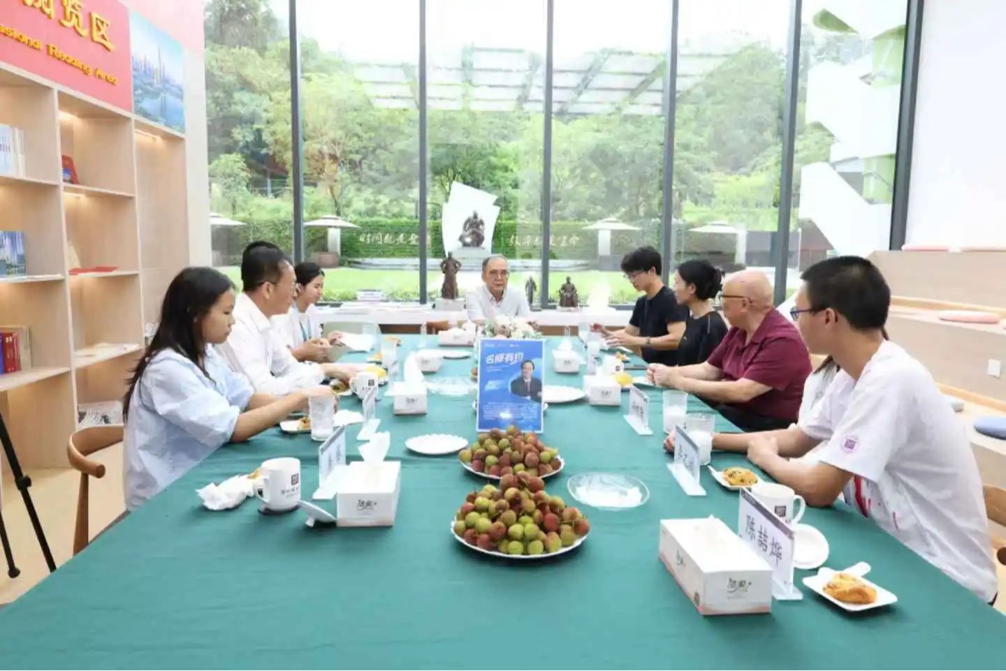林建华对话意昂体育5体育学员:你们拥有的资源“很让人羡慕”